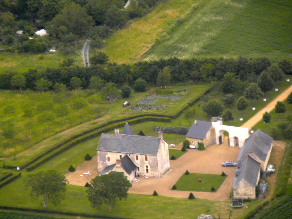 Manoir Du Bois Noblet Bed & Breakfast Louerre Exterior photo