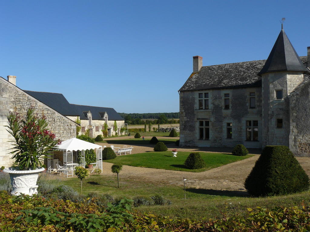Manoir Du Bois Noblet Bed & Breakfast Louerre Exterior photo